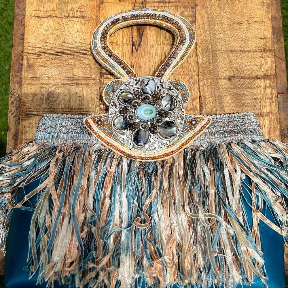 🩵 Mary Frances embellished evening bag. Luxe with beading, shells & silk fringe - Picture 8 of 10